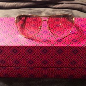 Gucci Gold Aviator Sunglasses